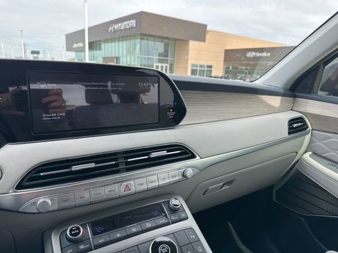 Used 2022 Hyundai Palisade Calligraphy image 13