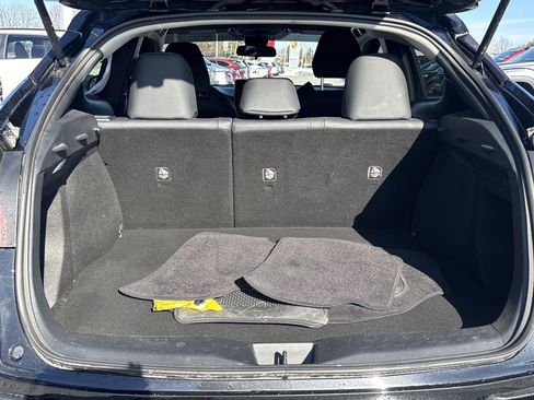 Used 2021 Toyota C-HR Limited image 12