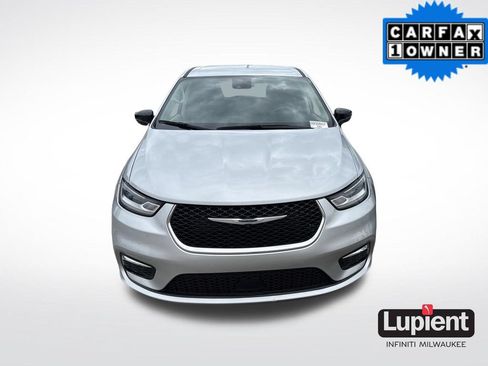 Used 2024 Chrysler Pacifica Touring-L FWD image 1