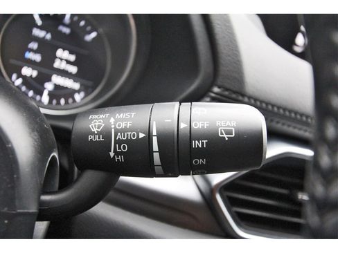 Used 2019 MAZDA CX-5 Touring image 18