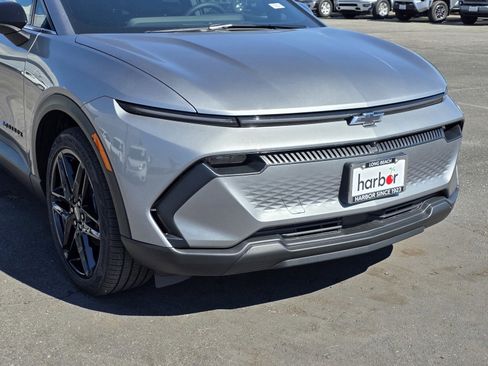 New 2026 Chevrolet Equinox EV LT w/ LPO, Blackout Package image 9