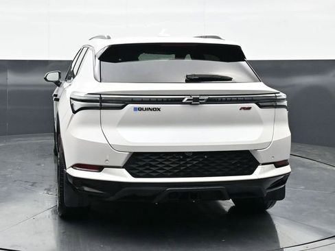 Used 2024 Chevrolet Equinox EV RS w/ LPO, Trailering Package FWD image 6