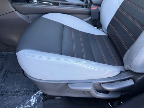 Used 2024 Nissan Kicks SR w/ SR Premium Package image 30