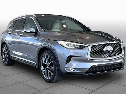 Used 2019 INFINITI QX50 Essential w/ Sensory Package FWD image 2