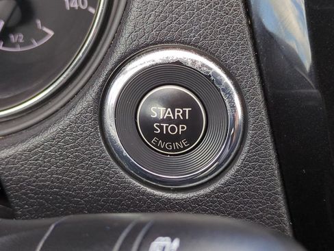 Certified 2018 Nissan Rogue SV FWD image 23