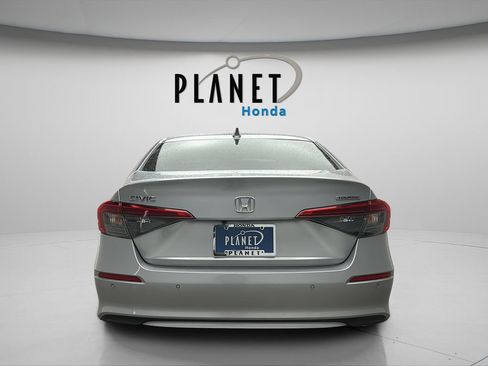Used 2023 Honda Civic Touring image 7
