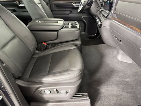 Used 2025 GMC Sierra 1500 SLT image 11