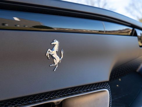 Used 2023 Ferrari 296 GTS RWD image 18