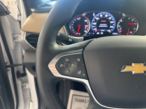 Used 2023 Chevrolet Traverse Premier image 21