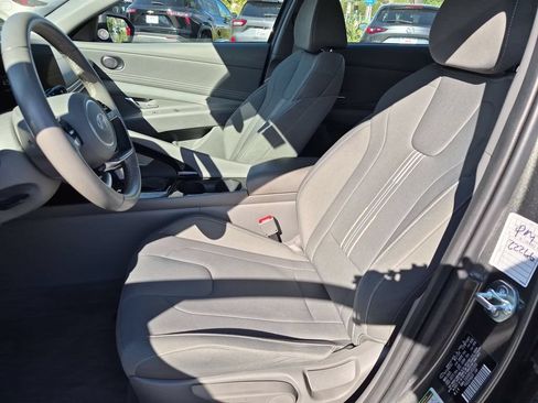 Used 2025 Hyundai Elantra SEL FWD image 25