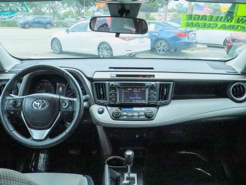 Used 2017 Toyota RAV4 XLE image 14