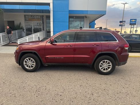 Used 2020 Jeep Grand Cherokee Laredo image 7