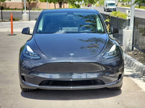 Used 2024 Tesla Model Y Performance AWD/4WD image 3