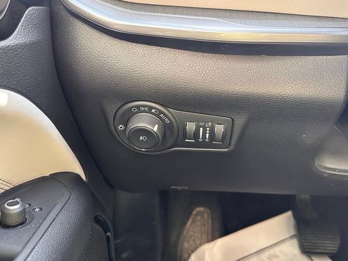 Used 2024 Jeep Compass Limited AWD/4WD image 33
