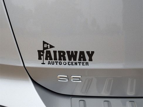 Used 2023 Volkswagen Taos SE w/ Panoramic Sunroof Package image 8