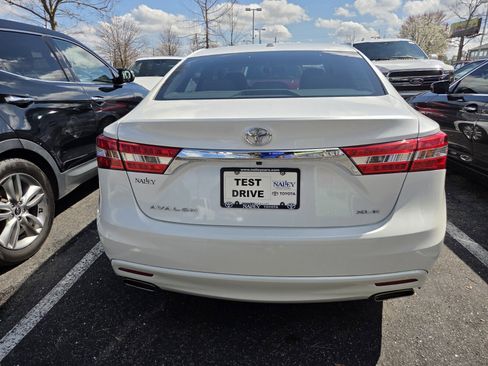 Used 2015 Toyota Avalon XLE image 3