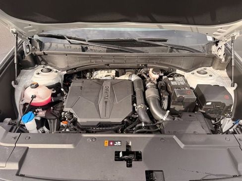 Used 2025 Hyundai Santa Fe SEL FWD image 15