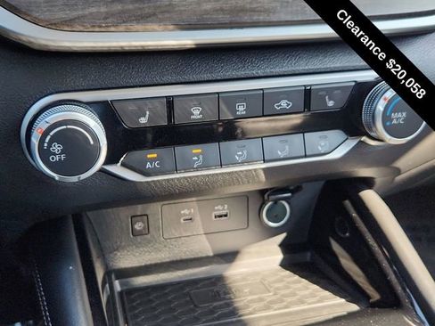 Used 2024 Nissan Altima 2.5 SV w/ SV Premium Package image 39