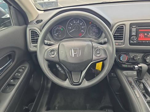 Used 2022 Honda HR-V LX image 10