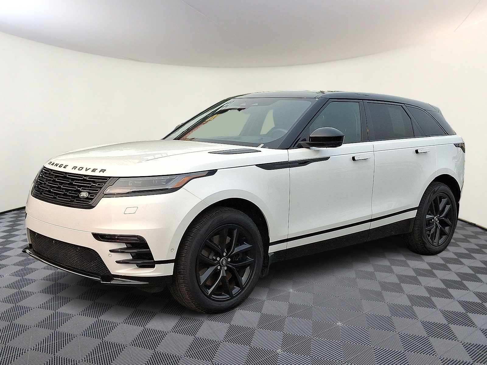 Certified 2026 Land Rover Range Rover Velar Dynamic SE AWD/4WD image 1