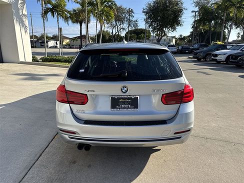 Used 2018 BMW 330i xDrive Wagon image 3