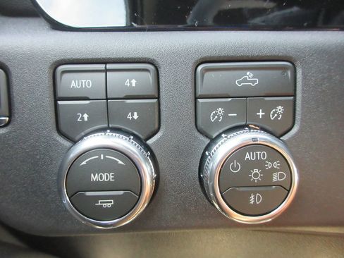 New 2026 GMC Sierra 3500 SLE w/ SLE Value Package AWD/4WD image 16