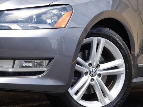 Used 2013 Volkswagen Passat TDI SEL Premium FWD image 10