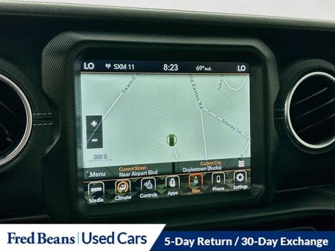 Used 2022 Jeep Wrangler Unlimited Sahara w/ Cold Weather Group AWD/4WD image 19
