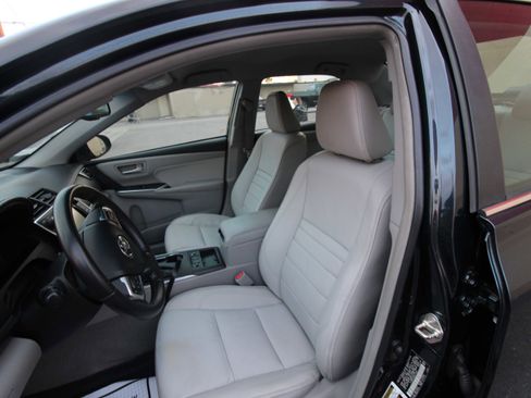 Used 2016 Toyota Camry XLE image 25