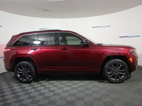 New 2026 Jeep Grand Cherokee Limited AWD/4WD image 4