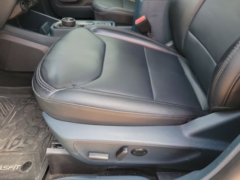 Used 2024 Ford Maverick Lariat w/ Black Appearance Package FWD image 6