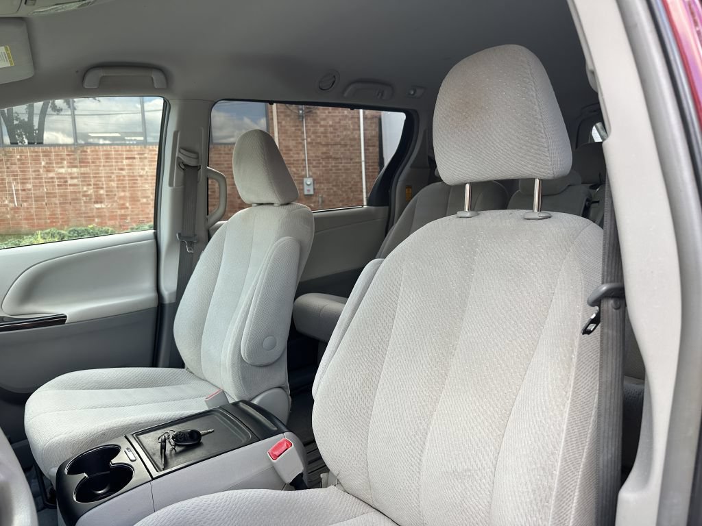 Used 2014 Toyota Sienna LE FWD image 15