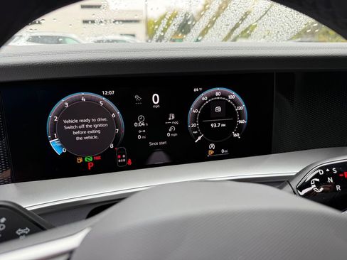New 2026 Volkswagen Tiguan SE R-Line FWD image 18
