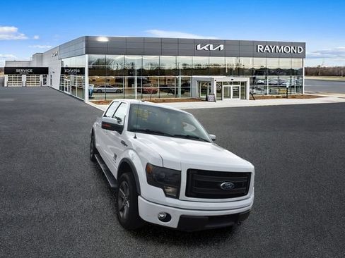Used 2014 Ford F150 FX4 w/ Equipment Group 402A Luxury AWD/4WD image 9