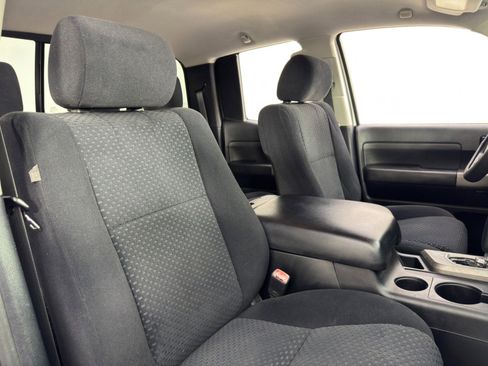 Used 2010 Toyota Tundra w/ SR5 Package image 30