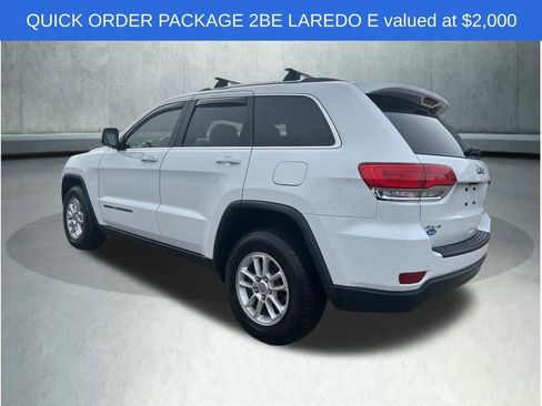 Used 2018 Jeep Grand Cherokee Laredo image 3