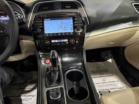 Used 2017 Nissan Maxima 3.5 SL image 22