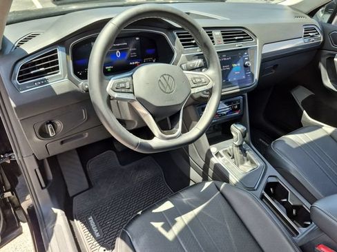 Used 2022 Volkswagen Tiguan SE FWD image 10