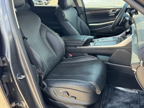 Used 2022 Genesis GV80 2.5T w/ Prestige Package 04 AWD/4WD image 11