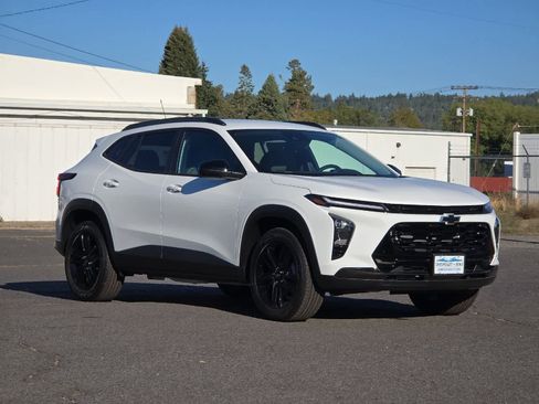 New 2025 Chevrolet Trax ACTIV w/ Driver Confidence Package image 9