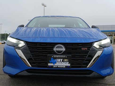 Used 2025 Nissan Sentra SR FWD image 31