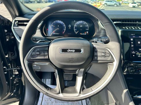 Used 2024 Jeep Grand Cherokee L Altitude image 8