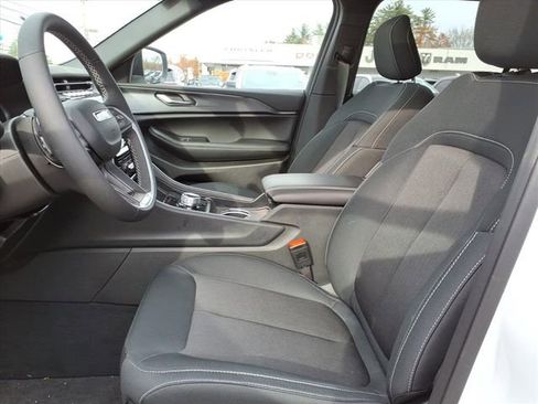 New 2025 Jeep Grand Cherokee L Laredo w/ Luxury Tech Group I image 7