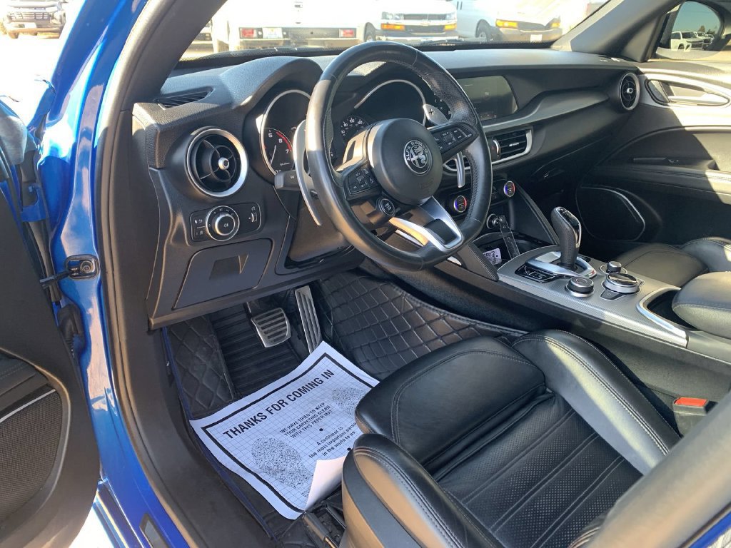 Used 2020 Alfa Romeo Stelvio Ti Sport w/ Quick Order Package 22S Sport AWD/4WD image 8