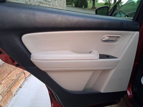 Used 2010 MAZDA CX-9 Touring w/ Moonroof & Bose Audio Pkg FWD image 24