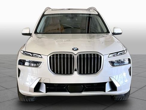Used 2026 BMW X7 xDrive40i AWD/4WD image 3