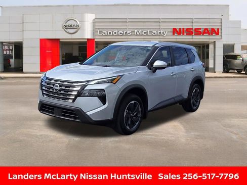 Used 2025 Nissan Rogue SV image 9