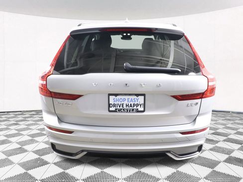 Used 2024 Volvo XC60 B5 Plus image 23