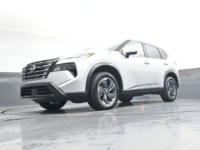 Used 2025 Nissan Rogue SV FWD image 36