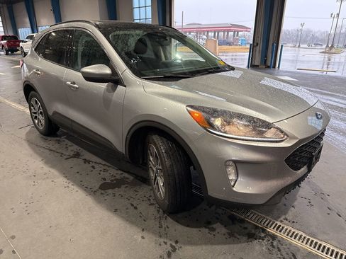 Used 2022 Ford Escape SEL image 18